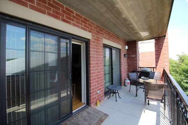 Building Photo - 10765 Clock Tower Dr