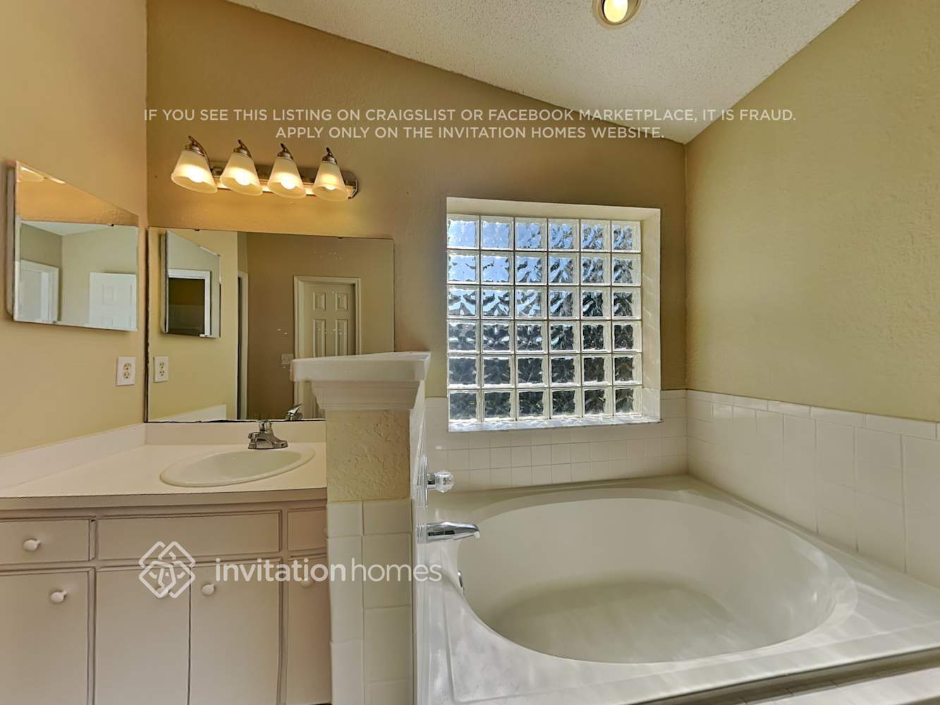 Building Photo - 2655 Green Valley Dr