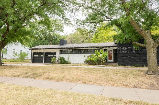Building Photo - 1716 N Harvard Ave
