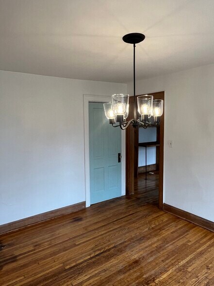 Building Photo - 1610 Andover Rd