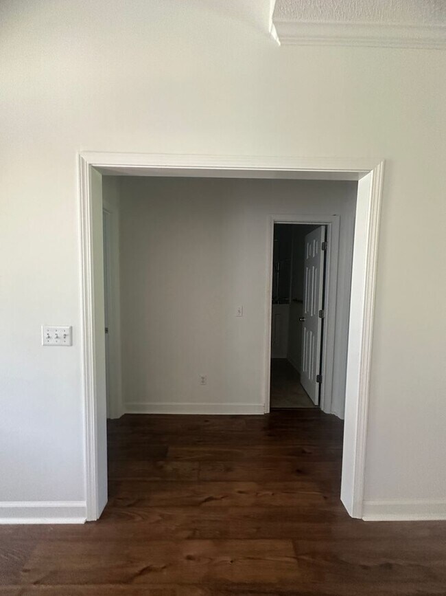 Building Photo - Tartan Pines Subdivision! Golf Course Comm...