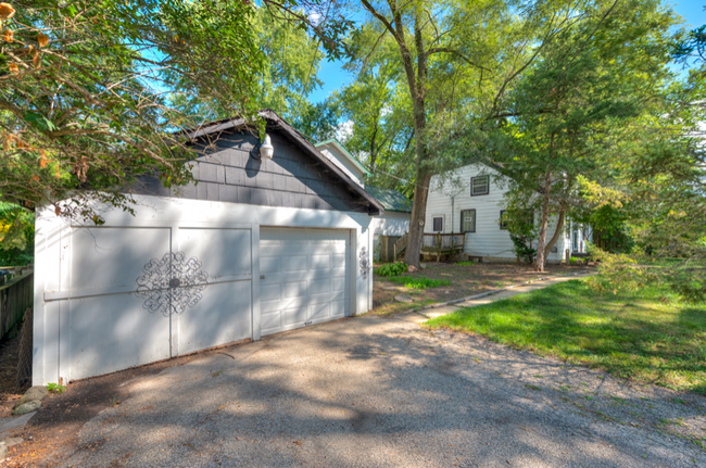 Building Photo - 25420 Golfview Ave