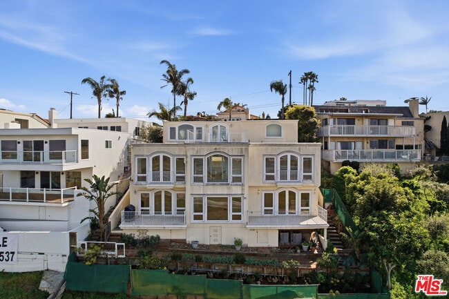 Building Photo - 8120 Billowvista Dr