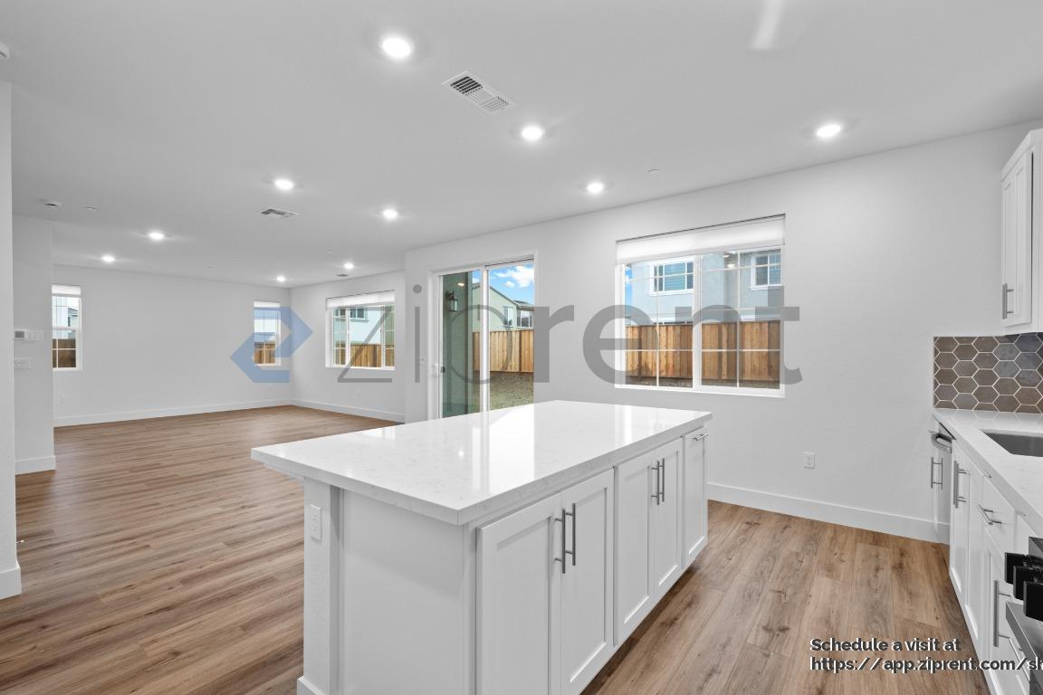 Building Photo - 5694 Loray Ln