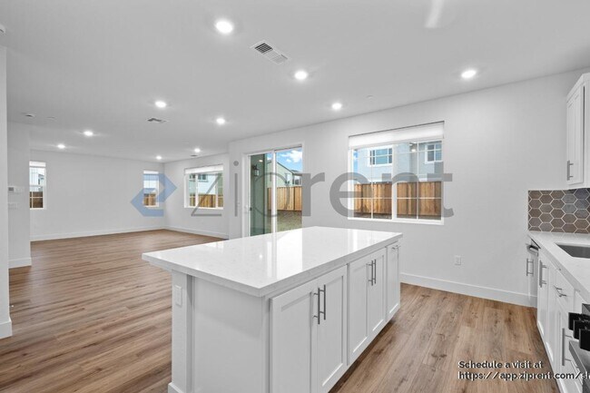 Building Photo - 5694 Loray Ln