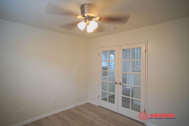 Building Photo - Move-in Ready 2 Story Home in Desirable Neighborhood!