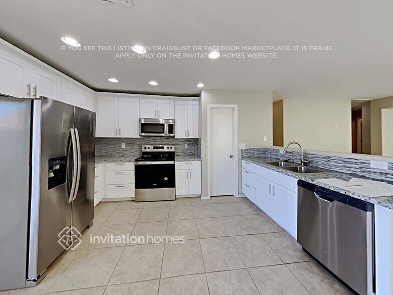 Building Photo - 2864 W Allens Peak Dr