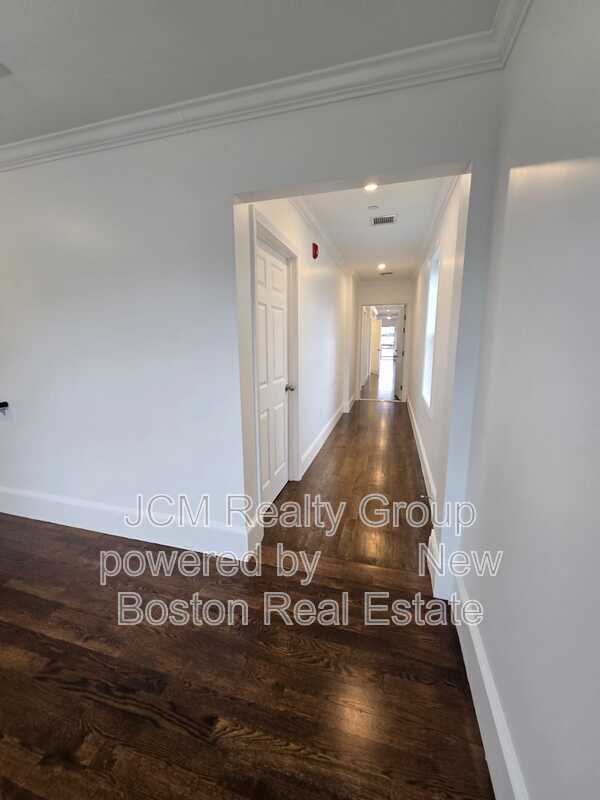 Building Photo - 375 Crescent Ave