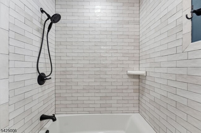 Building Photo - 3 Cypress Rd