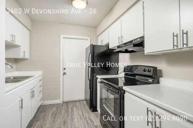 Building Photo - 2402 W Devonshire Ave