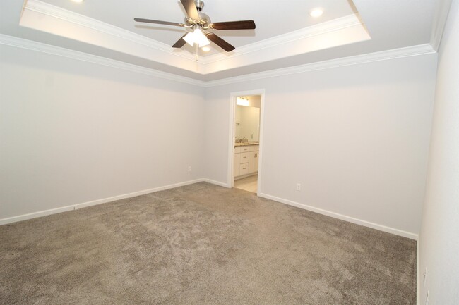 Building Photo - 96 N Hinsdale Ave