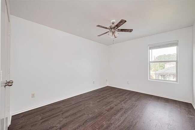 Building Photo - 508 Birch Cluster Ct