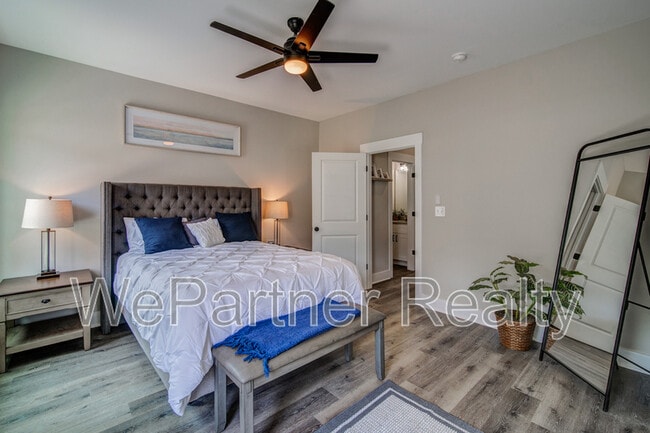 Building Photo - 9 N Rim Dr