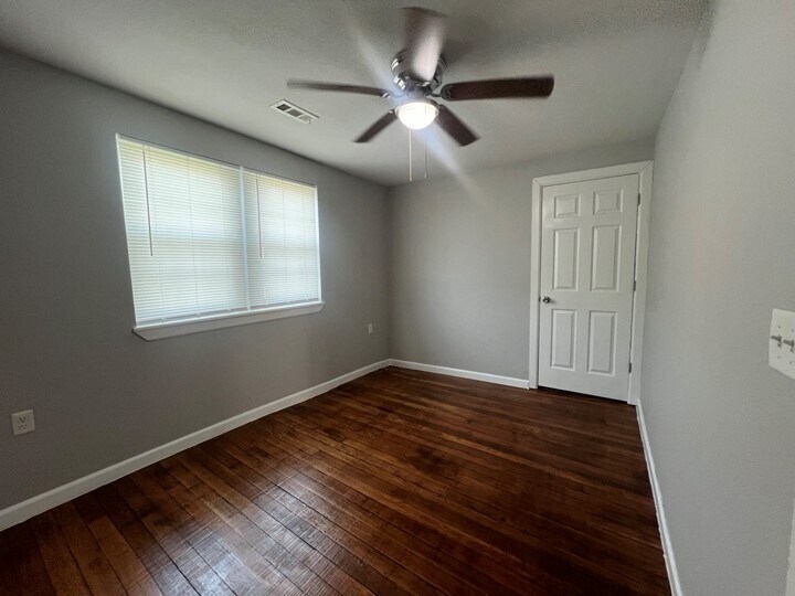 Building Photo - 125 N 9th St