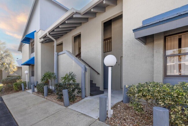 Building Photo - 1401 NE 14th Ct