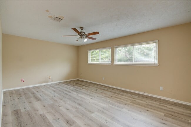 Building Photo - 14211 Ella Lee Ln