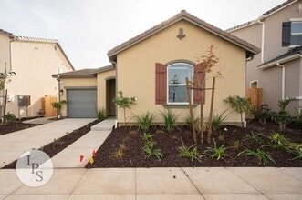 Building Photo - Riverstone Madera Home, 2BR/2BA – Numerous HOA Amenities!