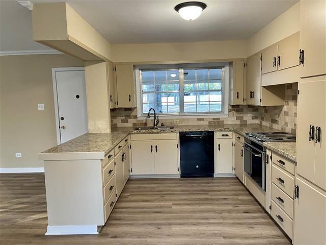 Building Photo - 5525 Hooks Ave