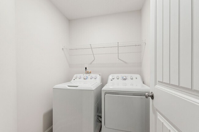 Building Photo - Beautifully Kept 2-Bedroom Townhome in Dur...