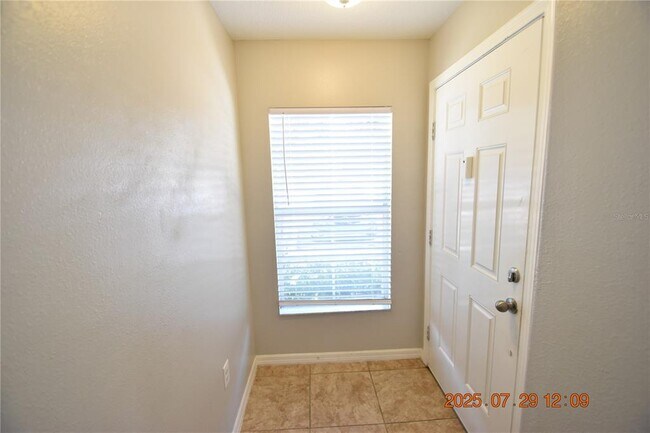 Building Photo - 37667 Aaralyn Rd