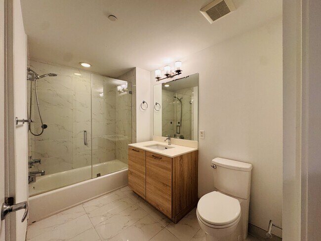Building Photo - 16385 Biscayne Blvd