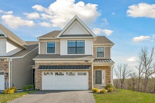 Building Photo - 728 Switchman Rd