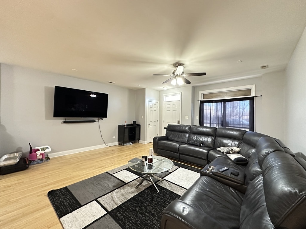 Building Photo - 368 N Hamlin Ave