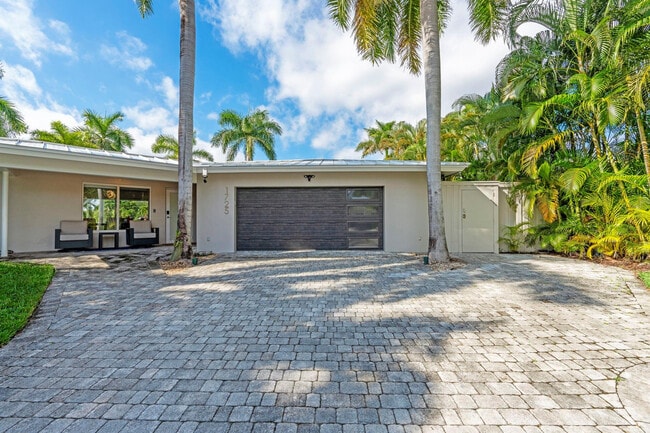 Building Photo - 1725 NE 23rd Ave