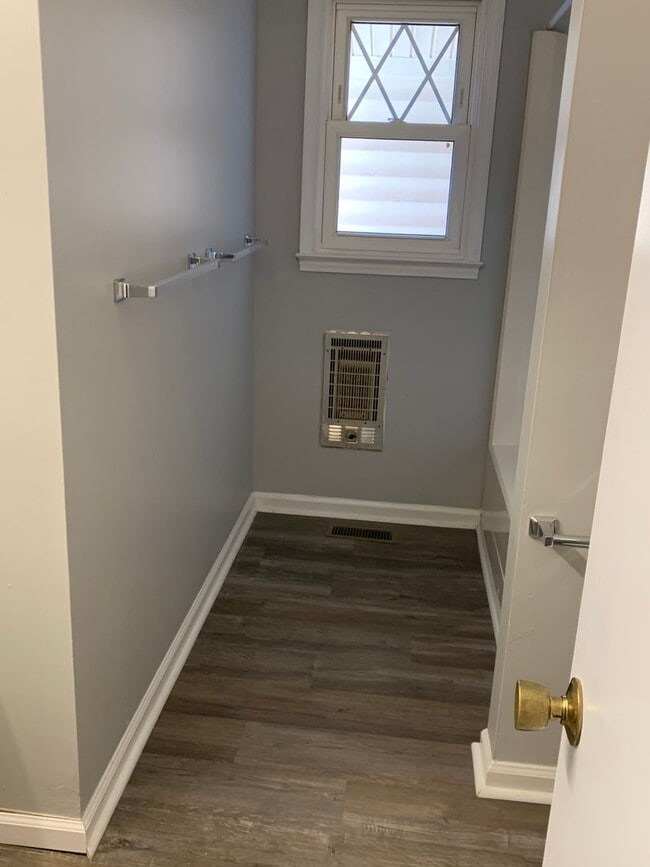 Building Photo - 3 Bedroom Salisbury Home