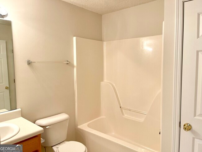 Building Photo - 490 Cherry Branch Ln