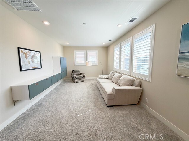 Building Photo - 64 Turnstone