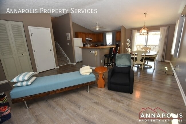 Building Photo - 1663 Canonade Ct