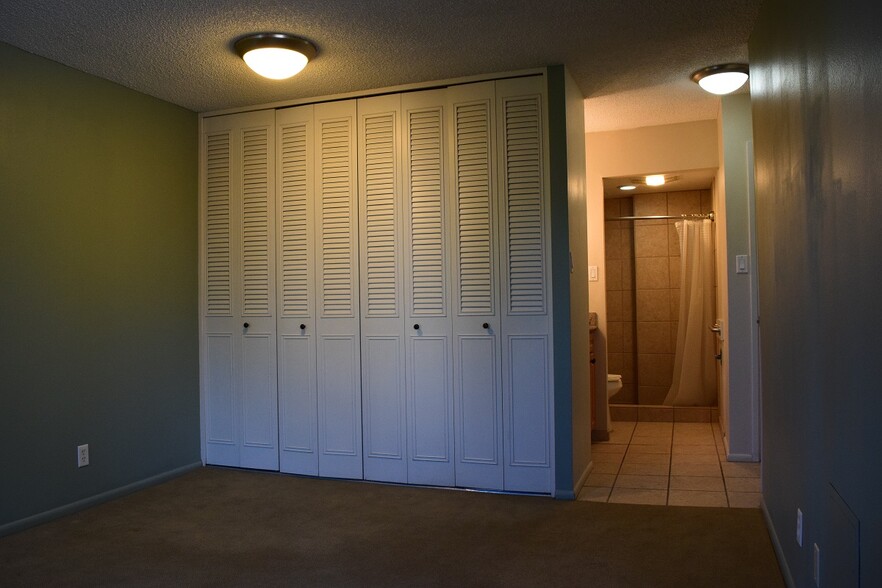 East bedroom - 850 20th Street