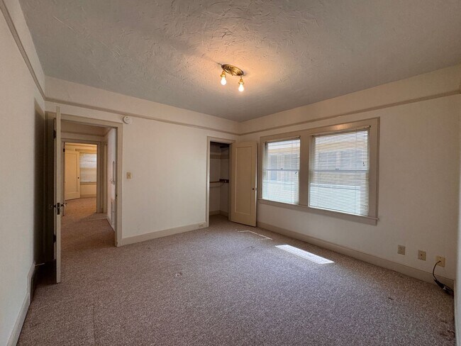 Building Photo - 1029 33rd St