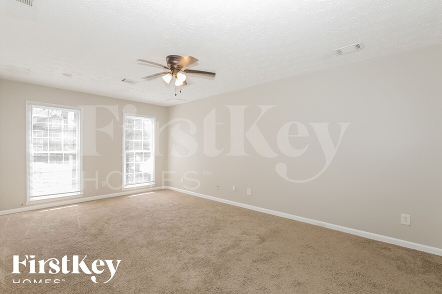 Building Photo - 3843 Holland Dr