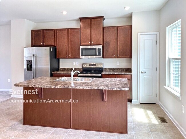 Building Photo - 8433 Devries Ln