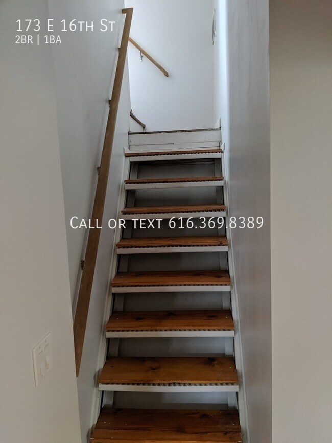 Building Photo - 173 E 16th St