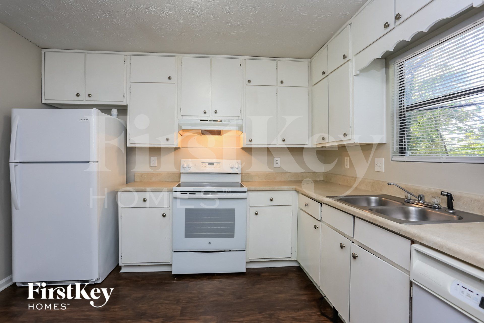 Building Photo - 3871 McGill Ln