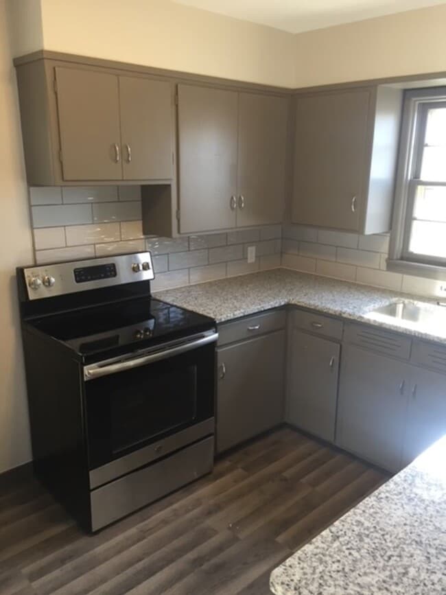 Building Photo - Fully Updated 2 Bedroom 1 Bath with 2 Stall Attatched Garage