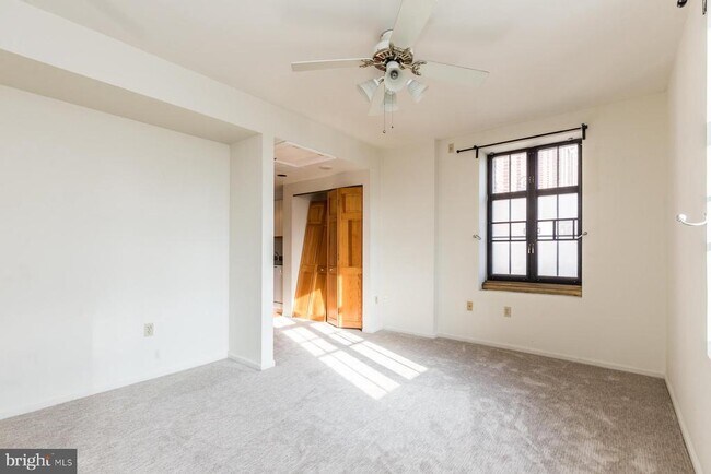 Building Photo - 1601 Spring Garden St