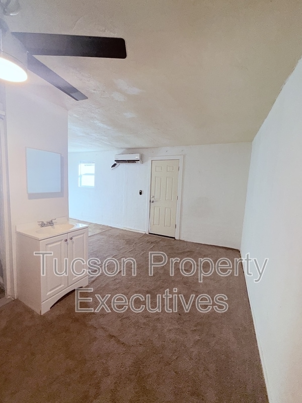 Building Photo - 234 E 32nd St