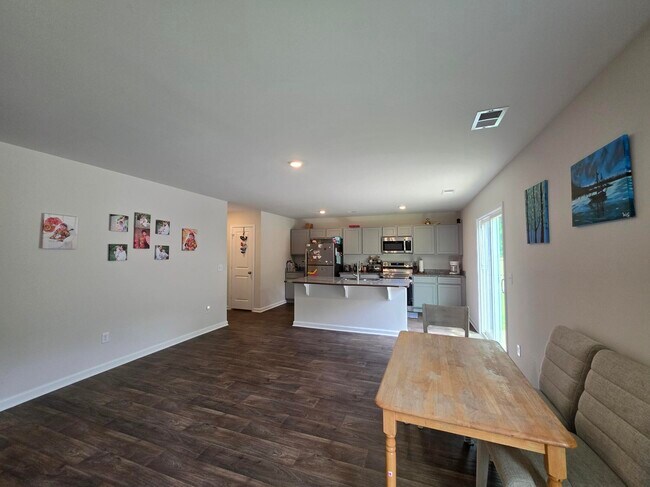 Building Photo - 1812 Lacebark Dr