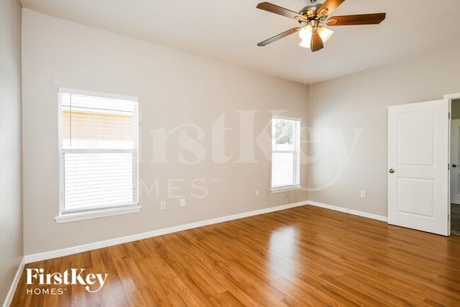 Building Photo - 763 Hacienda Cir