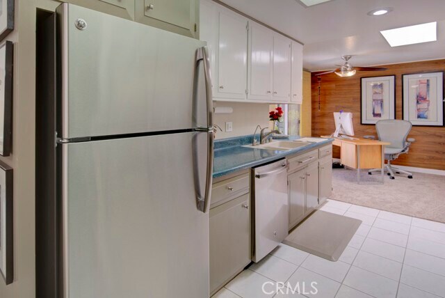 Building Photo - 315 Avenida Castilla