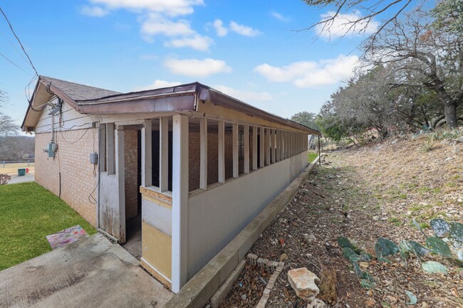 Building Photo - 1008 S 31st St