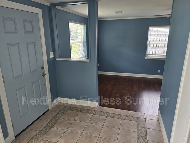 Building Photo - 4045 Bunnell Dr
