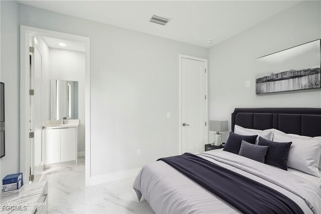 Building Photo - 872 Spaulding St E