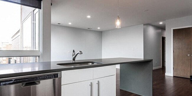 Interior Photo - HIGHPOINT Lakeview on Sheffield