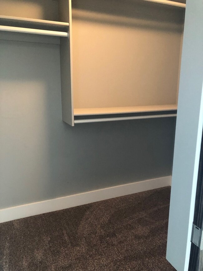 Building Photo - 3 Bedroom, 2 1/2 Bathroom Townhouse -2 weeks free rent with 1-year lease-