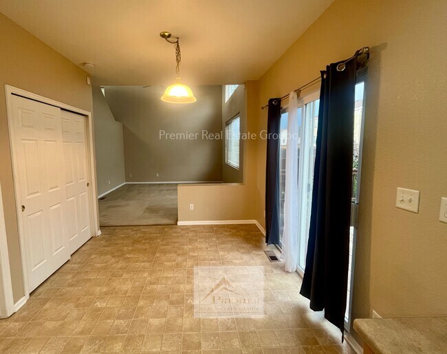 Building Photo - 1622 Woodpark Dr